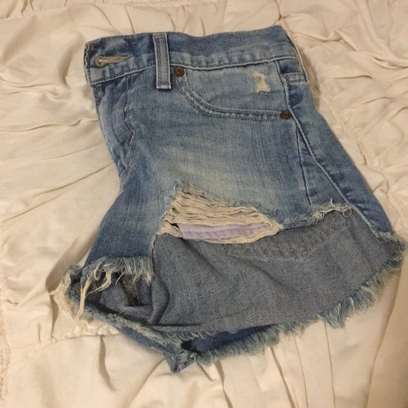 Levi’s jean shorts - Picture 2 of 2